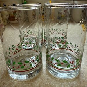 Festive Christmas Holiday Berry Glass Tumblers 1980’s Arby’s Green & Red Holly